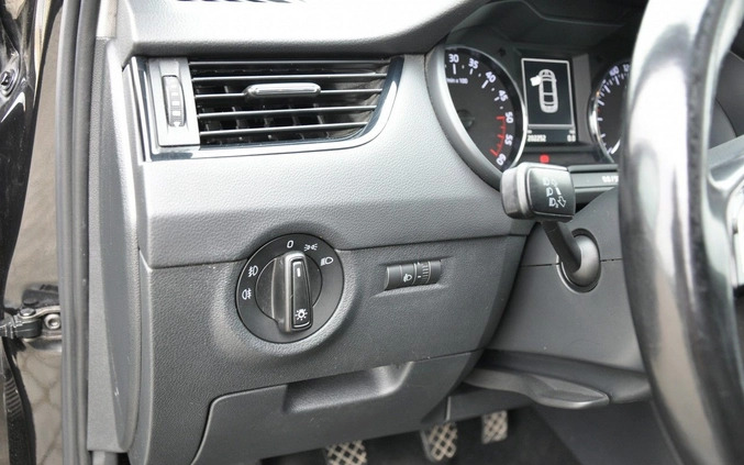 Skoda Octavia cena 37500 przebieg: 202252, rok produkcji 2016 z Łuków małe 67